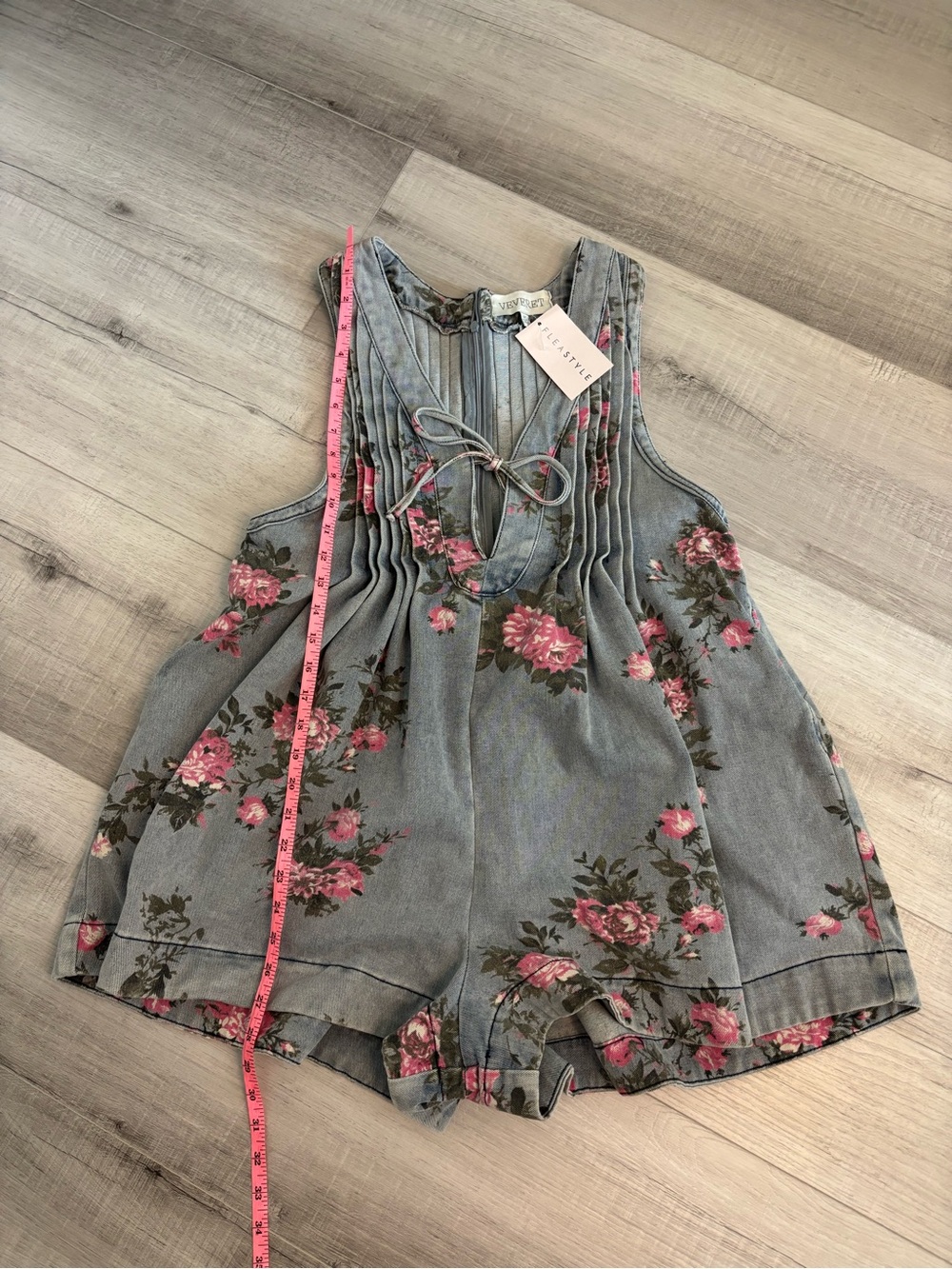 Veveret Floral Pleated Denim Romper Pink Rose Tie Front NWT - Picture 6 of 13